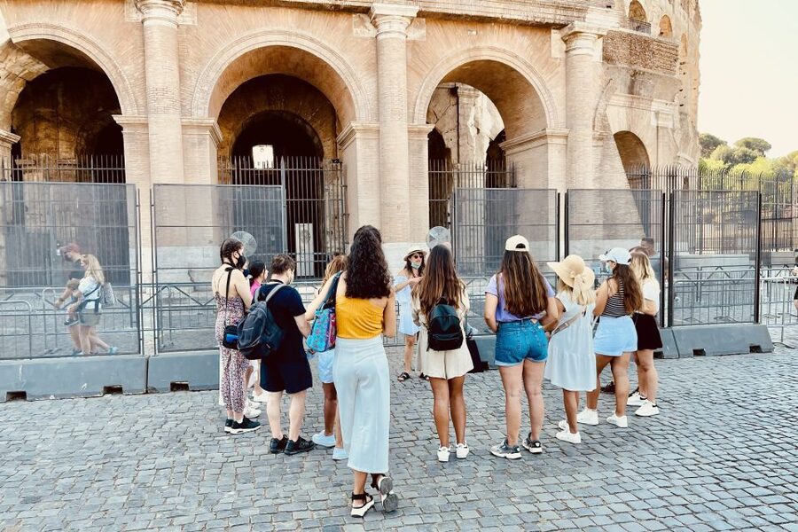 Rome: Colosseum Guided Tour with Entry Tickets - How the Romans handled crowds, seating class, and services