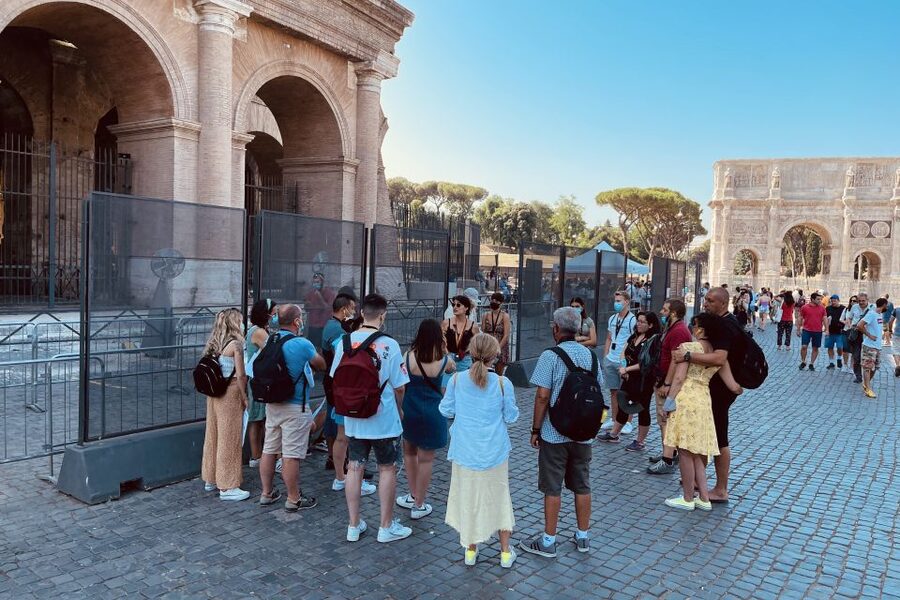 Rome: Colosseum Guided Tour with Entry Tickets - The emperor’s box: ending in the power-seat location