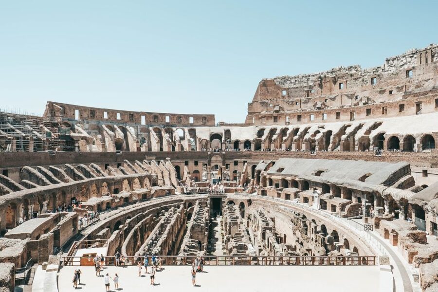 Rome: Colosseum, Palatine Hill and Roman Forum Guider Tour - Palatine Hill, emperors lived here, and Augustus picked the seat