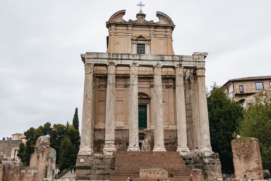 Rome: Colosseum, Palatine Hill & Roman Forum Guided Tour - Roman Forum Walkthrough: From Swamp to Power Center