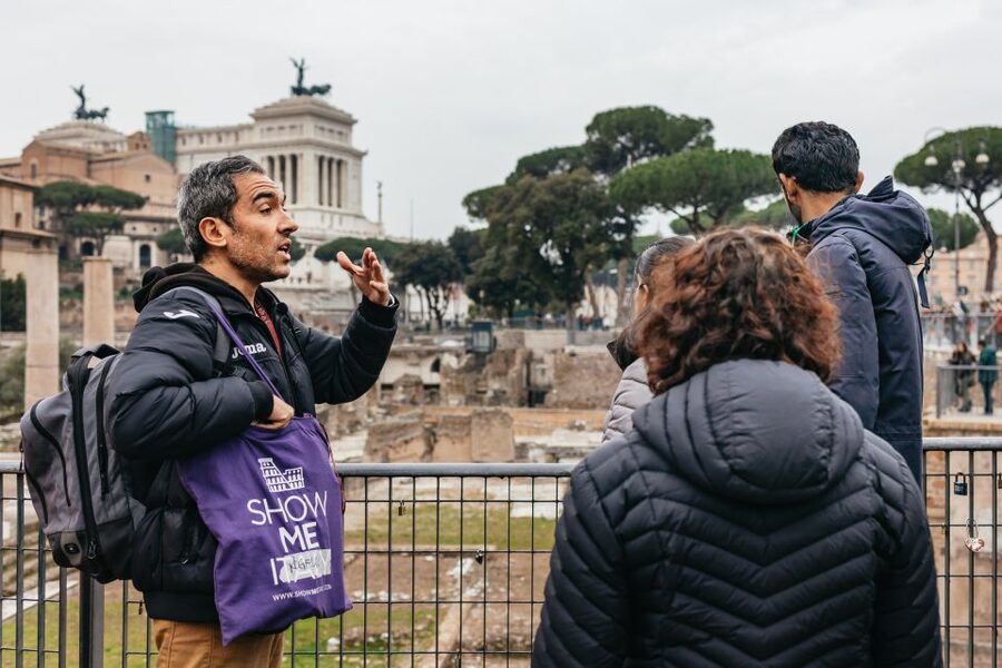 Rome: Colosseum, Palatine Hill & Roman Forum Guided Tour - What the Guides Add: The Human Factor You Can Feel