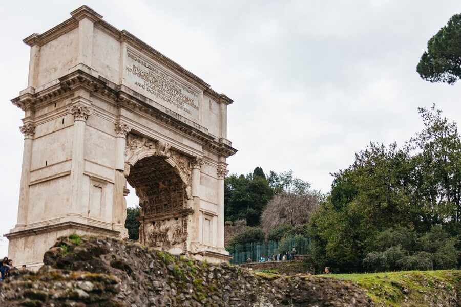 Rome: Colosseum, Palatine Hill & Roman Forum Guided Tour - Entering the Colosseum: Skip the Line, Then Spot the Details