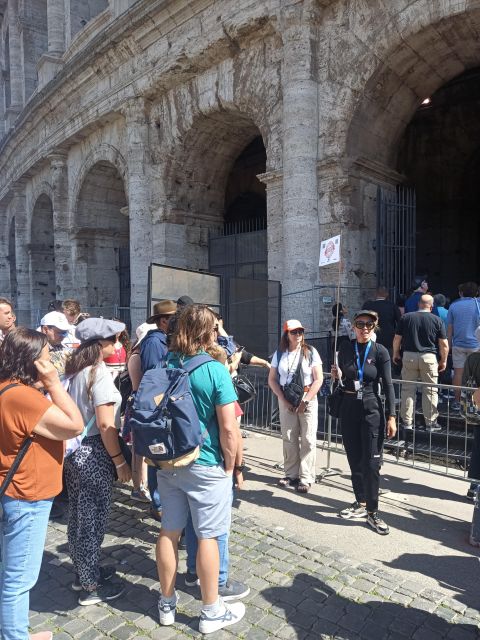 Rome: Colosseum, Palatine Hill, & Roman Forum Walking Tour - Palatine Hill: The Viewpoint That Makes It All Click