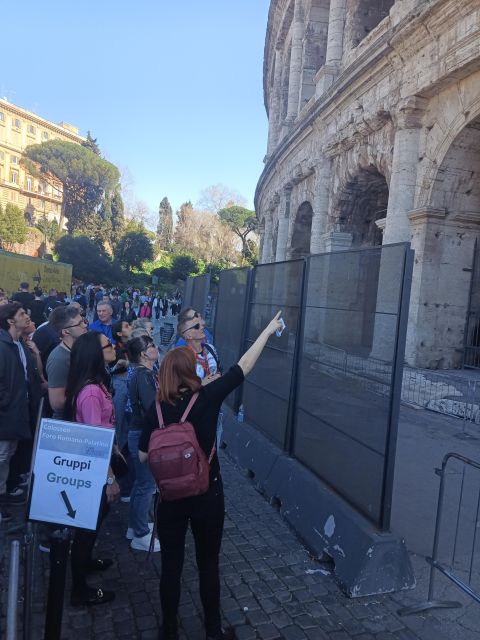 Rome: Colosseum, Palatine Hill, & Roman Forum Walking Tour - What to Bring (and What Can Ruin the Day)