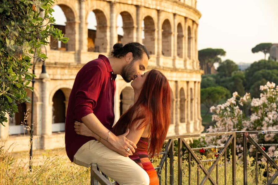 Rome: Colosseum Private Photoshoot - The photo walk from the Colosseum to the Jewish Ghetto