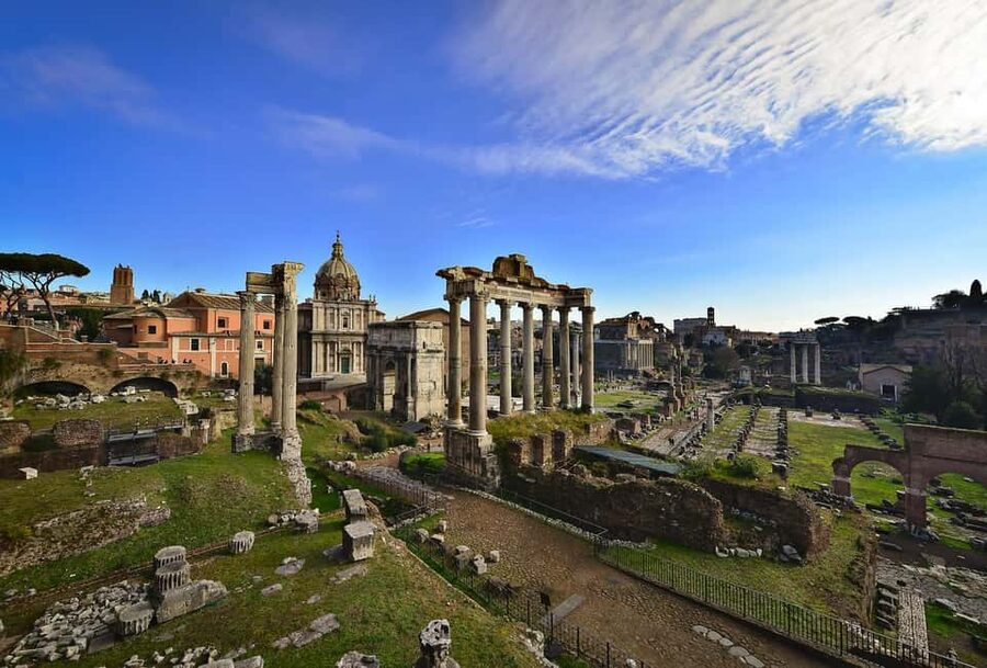 Rome: Colosseum, Roman Forum & Palatine Guided Tour - Guides like Riccardo, Julio, Laura, and Gabriella, and why it matters