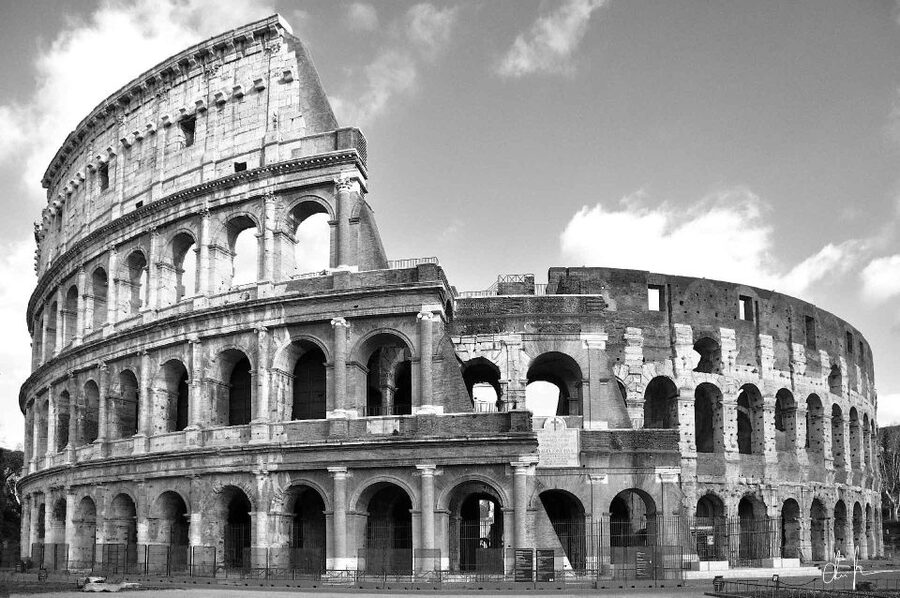 Rome: Colosseum, Roman Forum & Trajan's Market Exterior Tour - Roman Forum highlights: Via dei Fori Imperiali, Julius Caesar, and Palatine Hill