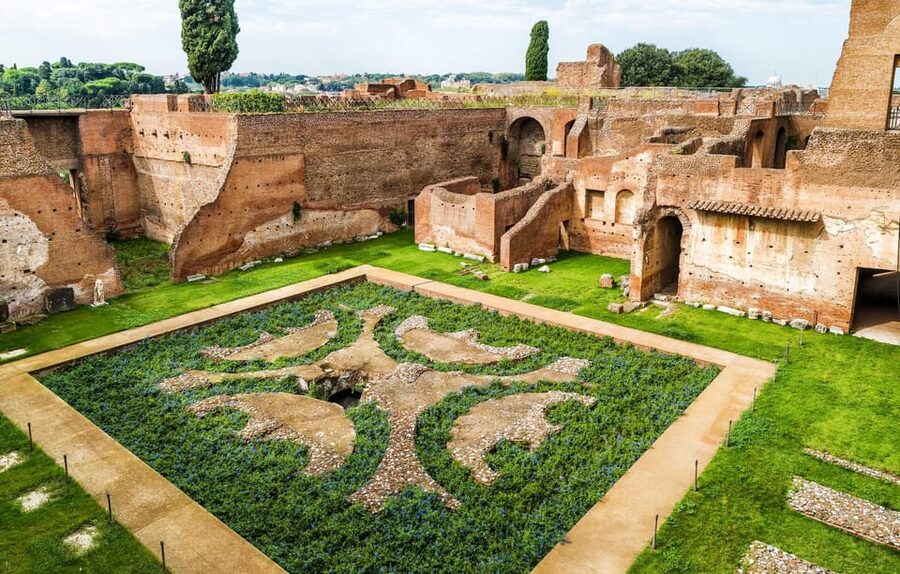 Rome: Colosseum Tour with Gladiator's Arena Option and Forum - Palatine Hill, the view and the palace reality check