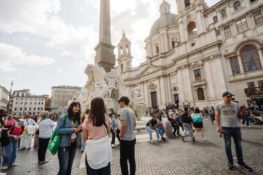 Rome: Colosseum, Vatican Museums & Historic Center in a Day - Vatican Museums Highlights: Raphael Rooms, Maps Gallery, and Sculptures