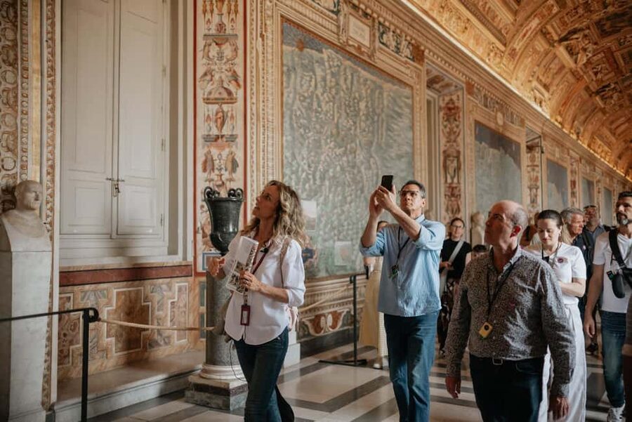 Rome: Colosseum, Vatican Museums & Historic Center in a Day - Rome’s Historic Center Walk: Piazza Navona, Trevi Fountain, and Piazza Venezia