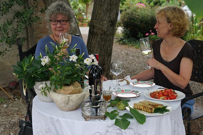 Rome Countryside Delights: Exclusive Wine Tasting Tour - Food Pairings That Actually Match the Wine