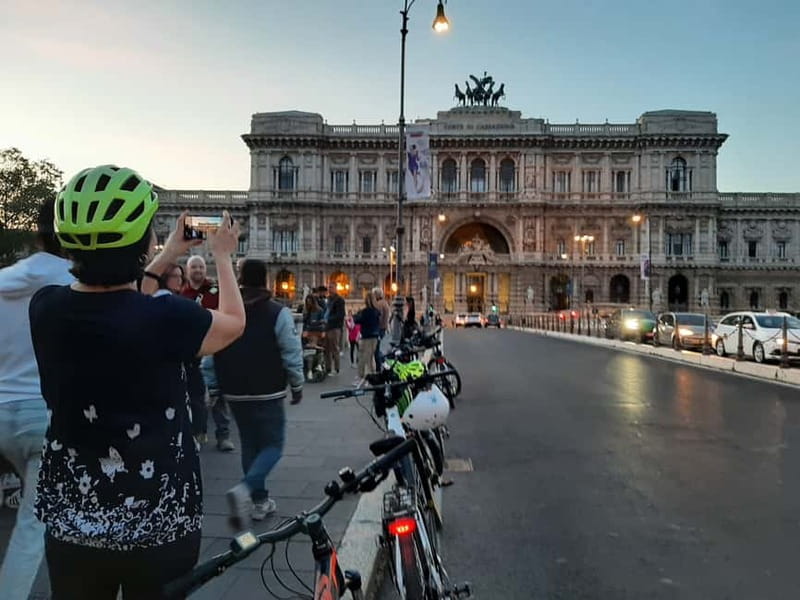 Rome: E-Bike Sunset Tour with Pizza Option - Colosseum Stop: Your First Real Look at Rome’s Big Icon