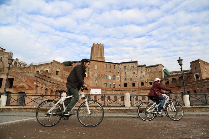 Rome E-Bike Tour – Premium Small Group with Local Guide - Roman Forum and Colosseum, without the line stress