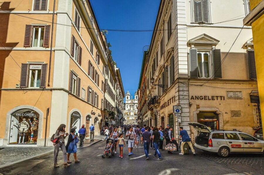 Rome: Early Morning Sightseeing and Piazzas with Breakfast - Trevi Fountain at First Light: Photos Plus Context