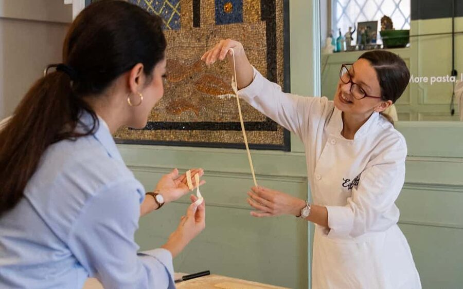 Rome: Enjoy Spritz and Pasta Making in Piazza Navona - Timing, what to wear, and what you should bring