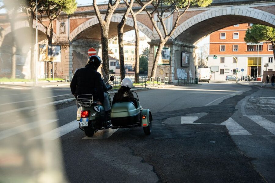 Rome: Evening Vespa Sidecar City Tour - Trastevere Break: Coffee and Gelato, plus a Change of Pace