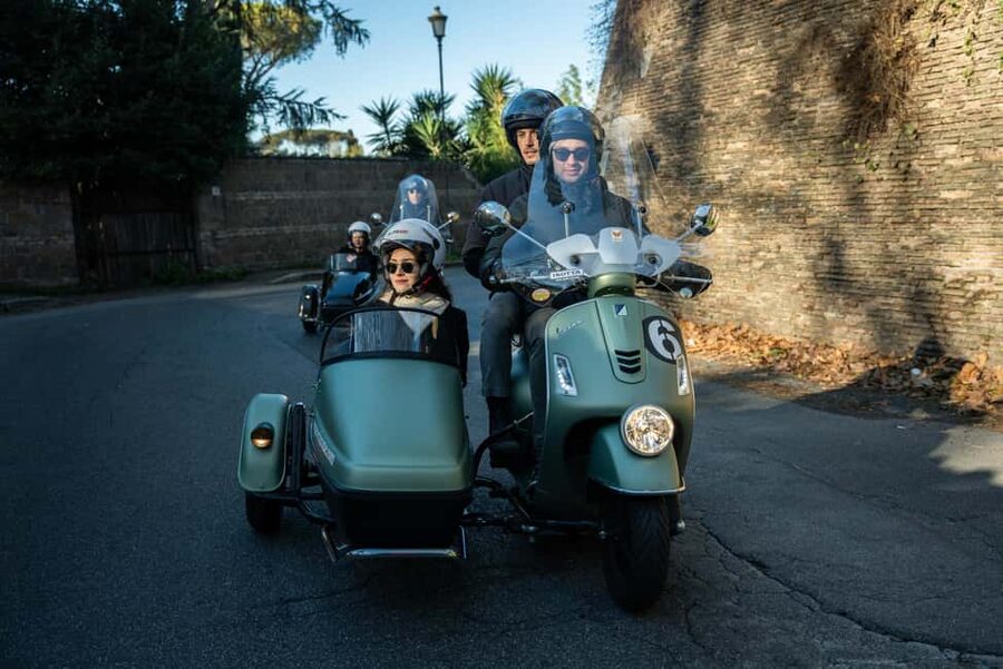 Rome: Evening Vespa Sidecar City Tour - Piazza Venezia: The Big-Sight Primer Before the Zipping Begins