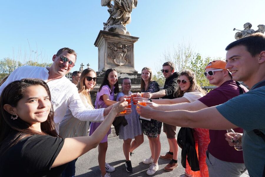 Rome: Evening Walking Tour with Cocktails and Local Guide - Key Highlights You Should Care About