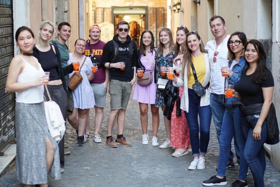 Rome: Evening Walking Tour with Cocktails and Local Guide - The Final Stop at an Italian Cocktail Bar