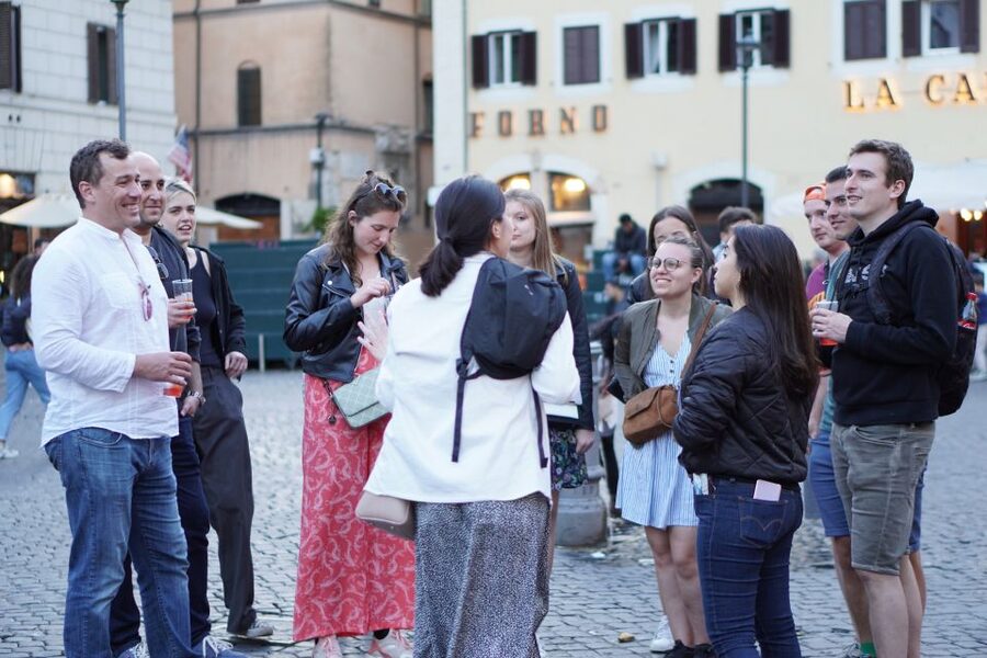 Rome: Evening Walking Tour with Cocktails and Local Guide - Rain or Shine: How to Make the Most of an Evening Walk