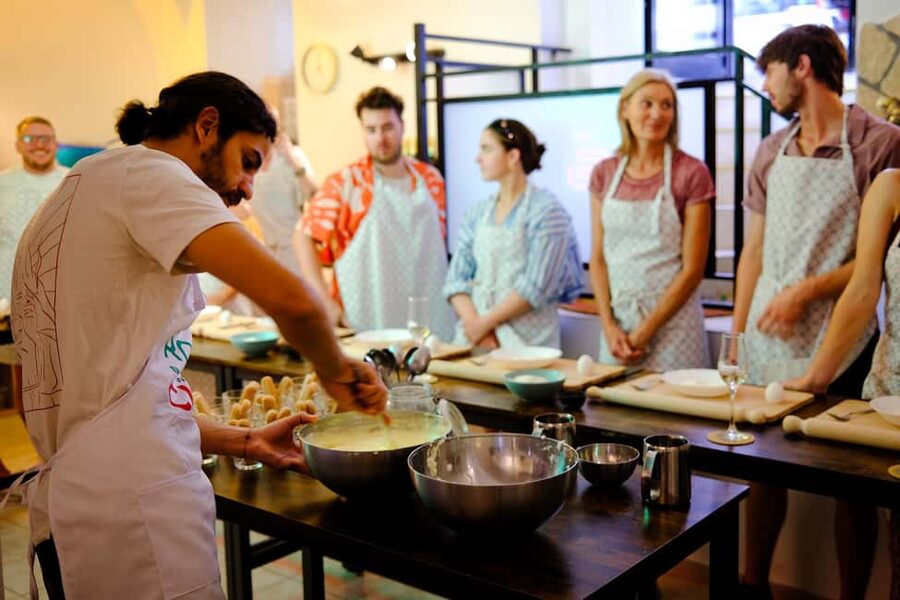 Rome: Family-Friendly Pasta and Tiramisu Cooking Class - Meeting point near Hotel 77: how to find it without stress