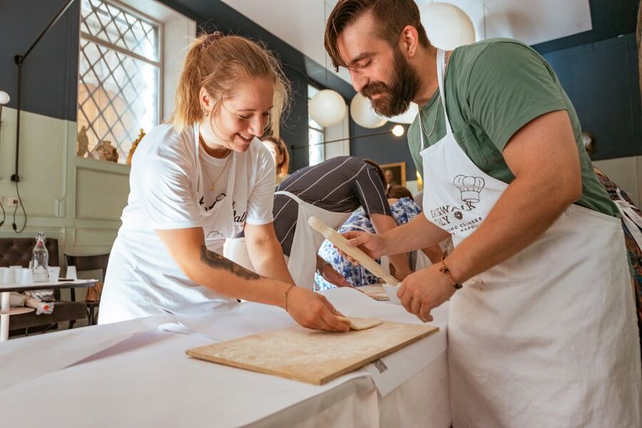 Rome: Fettuccine and Tiramisu Cooking Class with Wine - Group energy, English instruction, and why the format works