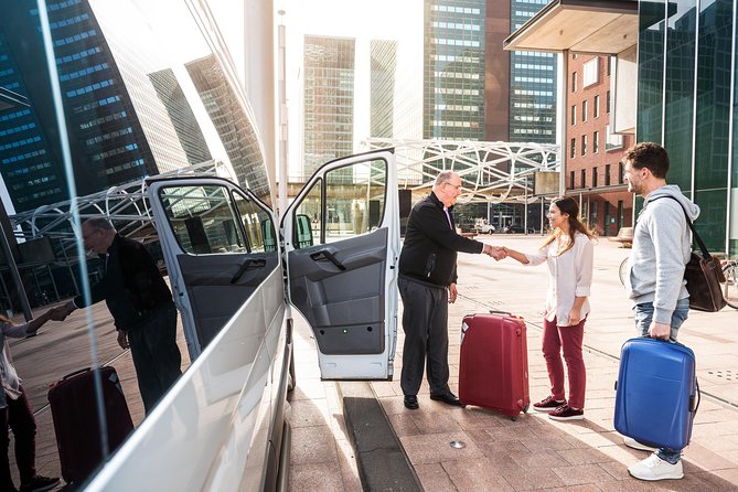 Rome Fiumicino Airport (FCO) to Rome City Hotels - The 60-Minute Free Wait After Landing, and How to Use It