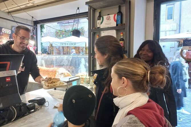 Rome: Food tasting tour in Trastevere - Piazza Navona to Via della Pace: the first bite should get your attention