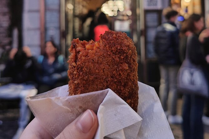 Rome Food Tour & Wine: Trastevere & Campo de' Fiori Like a Local - Dar Filettaro a Santa Barbara: crispy hake and local wine