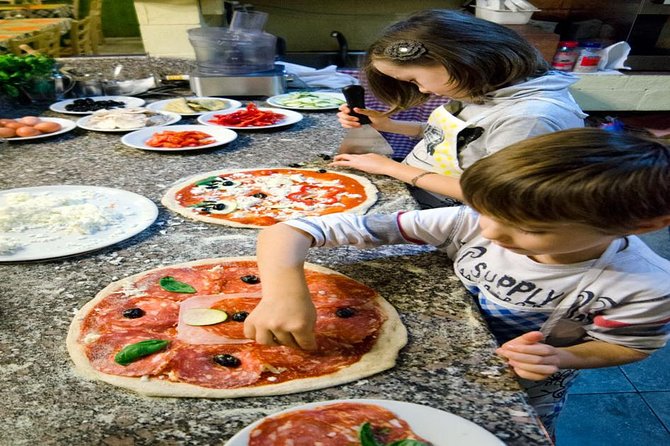 Rome For Kids: Small Group Pizza Making Class - Wood-Burning Oven Moment: Watching Your Pizza Bake
