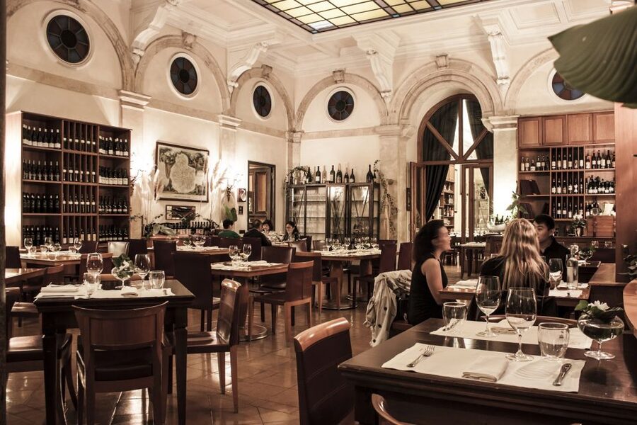 Rome: Gourmet Wine and Dine in a Luxury Restaurant - Piazza della Minerva Meet Point, and Why It Sets the Tone