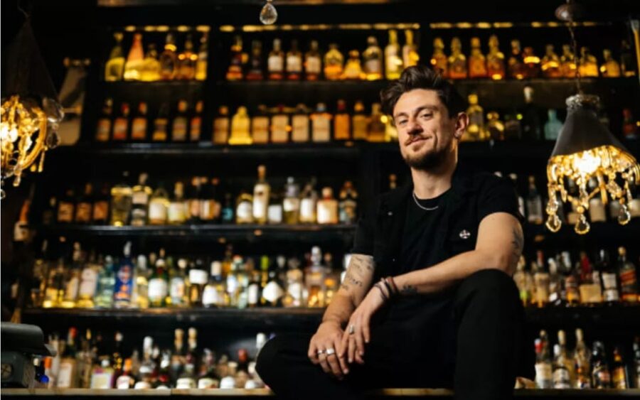 Rome: Guided Bar Crawl in Trastevere - Street time, music, and the rhythm of Trastevere nightlife