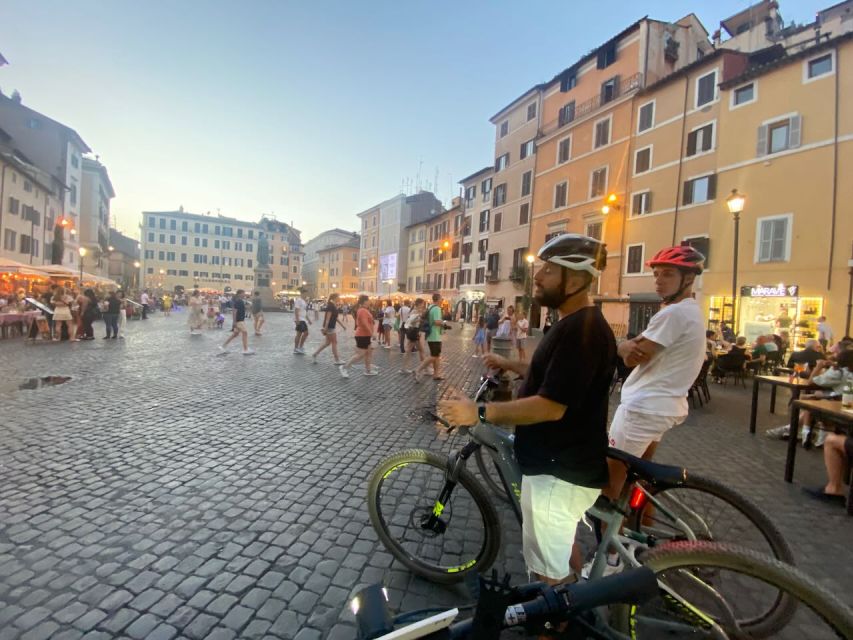 Rome :guided night e-bike tour with typical ice-cream - How the pace and group size feel in real life