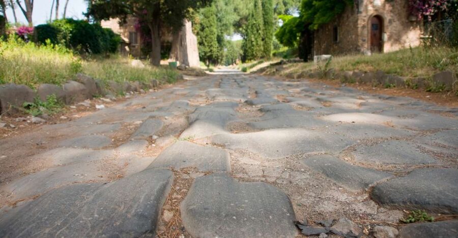 Rome: Guided Underground Tour - Underground Rome starts at Piazza dAracoeli, then changes gear fast