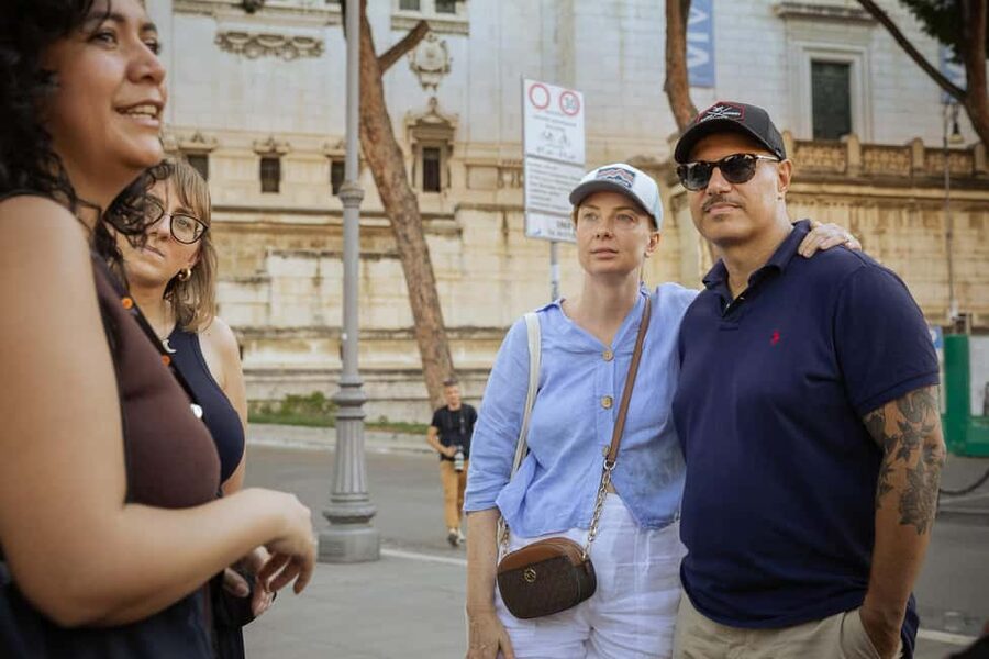 Rome: Guided Walking Tour in English or Spanish - Your 2-Hour Route, Stop by Stop (what you’ll actually notice)