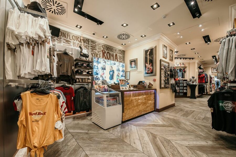 Rome: Hard Rock Cafe Experience - Service and staff: where the experience usually wins