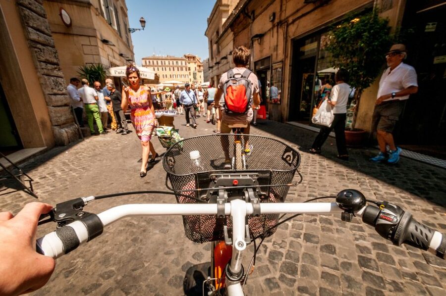 Rome: Highlights Bike Tour - Colosseum roll-by: the big one, with the right expectations
