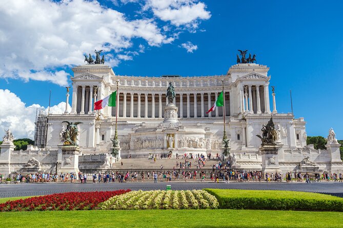 Rome Hop-On Hop-Off Sightseeing Bus Tour - Getting on the right bus: GREEN LINE scanning and voucher reality