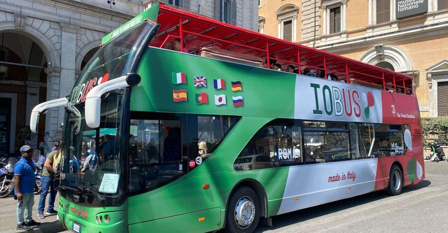 Rome: IoBus&RomeBoat Hop-On Hop-Off Bus and Boat Combo - Why this bus plus Tiber cruise combo works in Rome