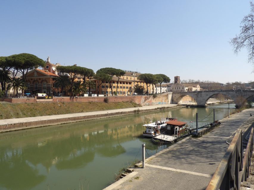 Rome: IoBus&RomeBoat Hop-On Hop-Off Bus and Boat Combo - Onboard audio guide: learning without stopping your day