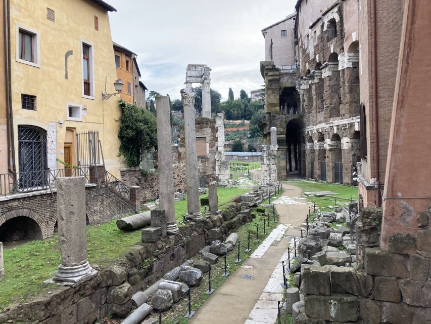 Rome: Jewish Ghetto, Great Synagogue & Trastevere Tour - Pace, views, and why the group size changes everything
