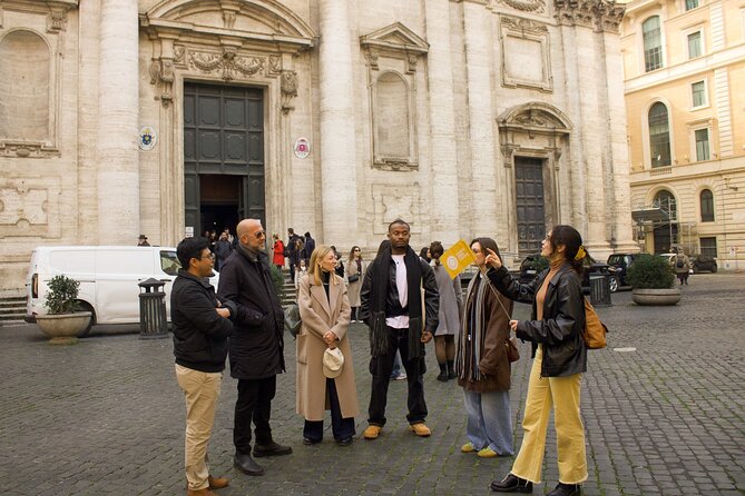 Rome Jubilee Walking Tour of Churches, Bridges & Legends - The Pantheon viewpoint stop: why looking from outside still pays off
