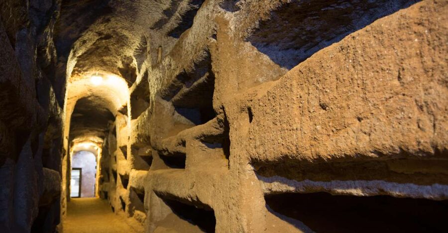 Rome: Mamertine Prison and Catacombs Tour - Roman Catacombs: a Christian subway cemetery labyrinth guided live