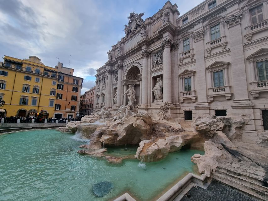 Rome: Monuments Audio Guide with Pantheon, no entry ticket - The Pantheon portion: dome, tombs, and the pagan to Christian thread