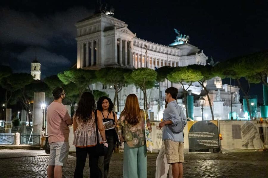 Rome: Moonlight Walking Tour – Free for Kids - Why Rome at night changes how the city feels