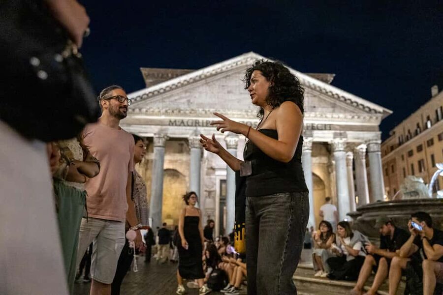 Rome: Moonlight Walking Tour – Free for Kids - Meeting at Pasquino or Aracoeli, then heading to Piazza Navona