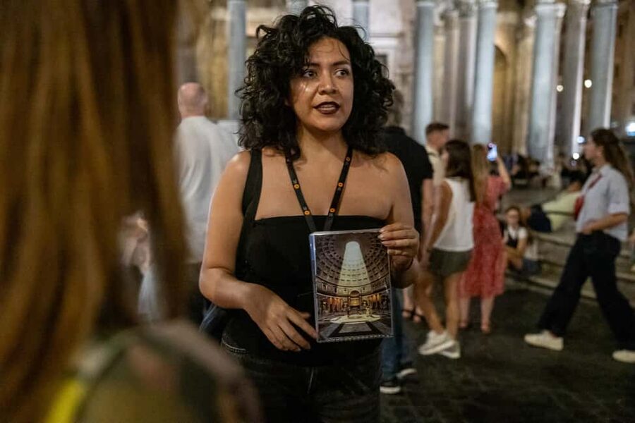 Rome: Moonlight Walking Tour – Free for Kids - Trevi Fountain at night: legend, coin toss, and photo timing