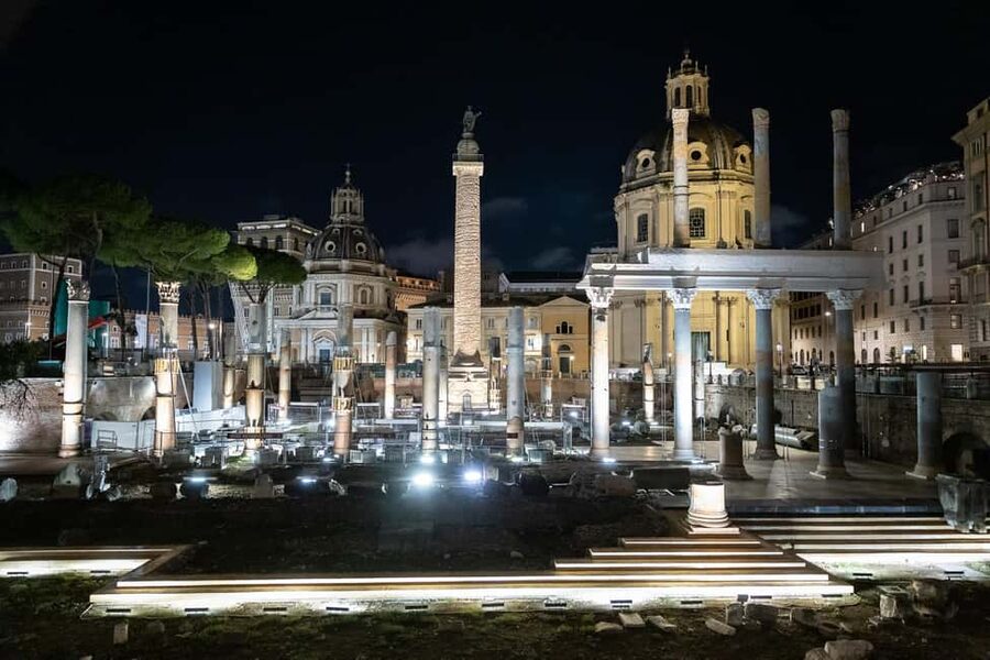 Rome: Moonlight Walking Tour – Free for Kids - Finishing with a picture-perfect Colosseum viewpoint