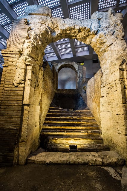 Rome: Navona Underground & Domitian Stadium Guided Tour - Finding the tour start fast at Piazza Navona