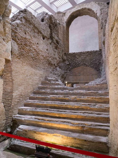 Rome: Navona Underground & Domitian Stadium Guided Tour - Piazza Navona orientation, then straight to the story